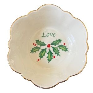 Lenox Holiday American By Design Love Holly & Berries Porcelain Bowl 4.5" Round